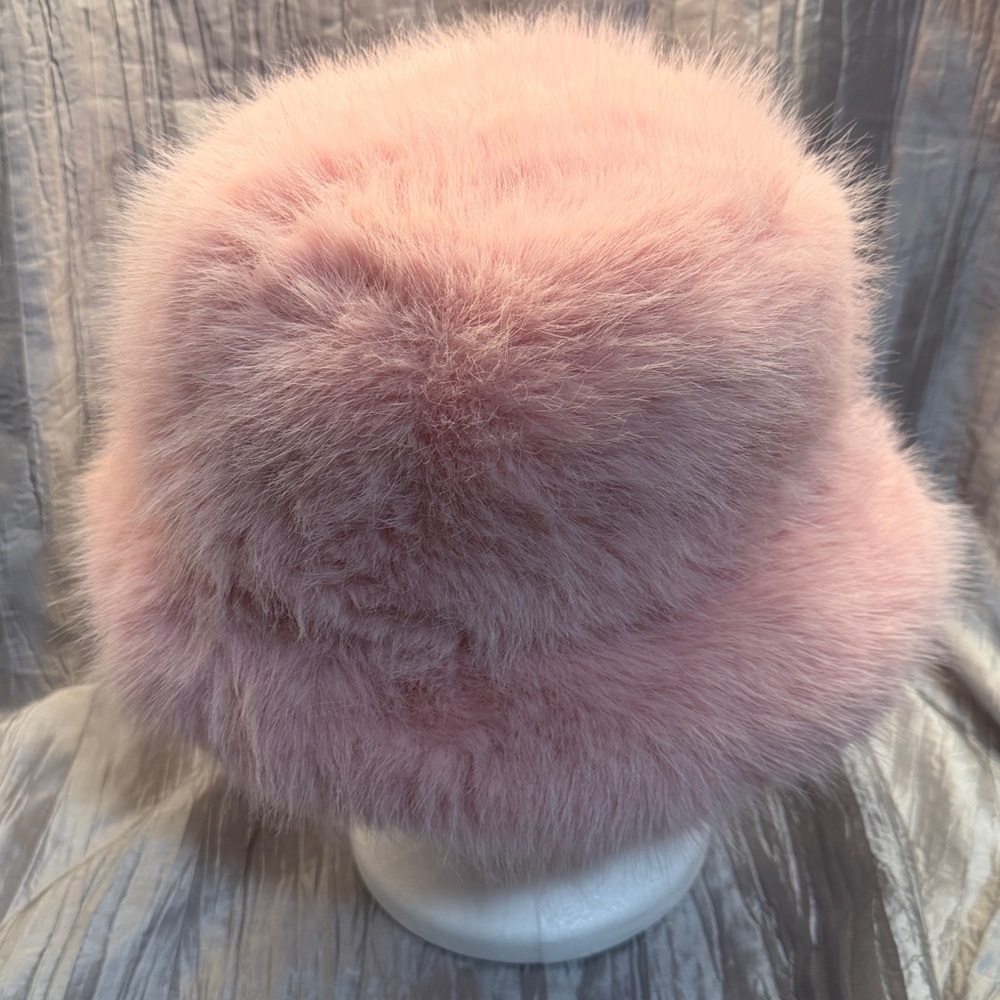Elegant Pink Faux Fur Hat - Picture 4 of 10